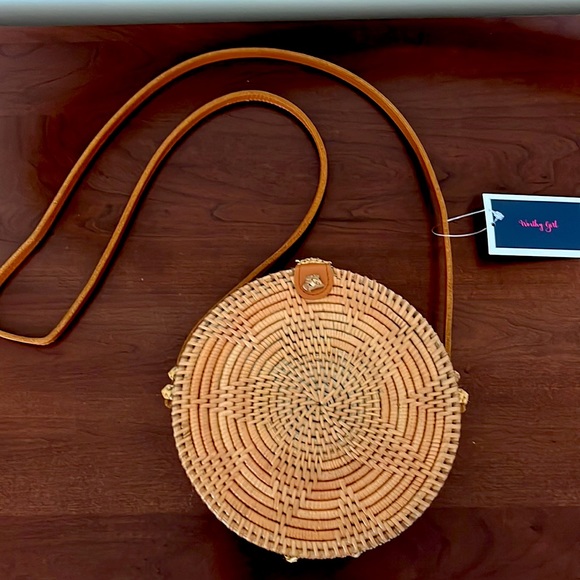Straw 8” circle handbag - Picture 1 of 3